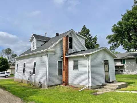 212 E Sanborn St, Springfield, MN 56087 photo 4