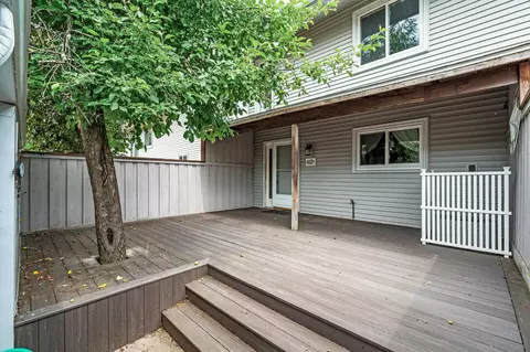 6621 Gretchen Ln N, Oakdale, MN 55128