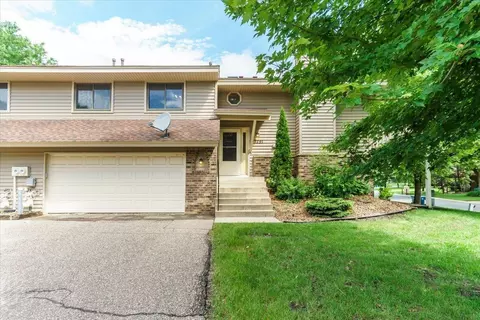 7291 Pontiac Cir, Chanhassen, MN 55317