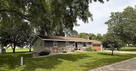 112 Orchard Cir, Montevideo, MN 56265