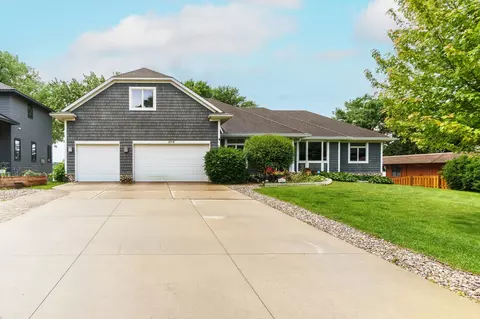 2719 Spring Lake Rd SW, Prior Lake, MN 55372