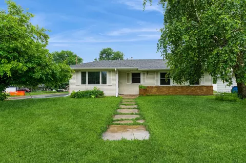 1501 W 100th St, Bloomington, MN 55431