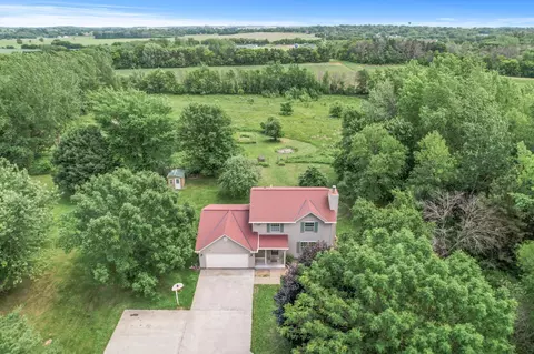 841 170th St, Hammond, WI 54015