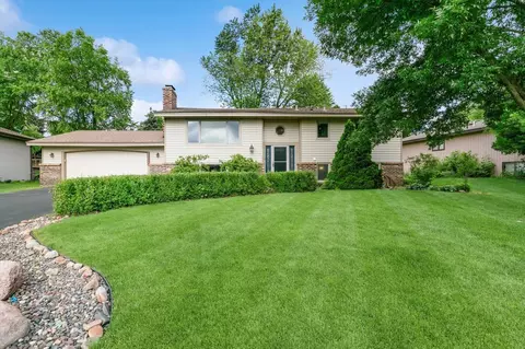 6449 Zealand Ave N, Brooklyn Park, MN 55428