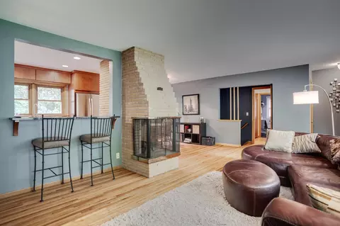 1030 Idaho Ave N, Golden Valley, MN 55427