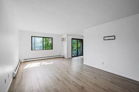 4101 Parklawn Ave #320, Edina, MN 55435