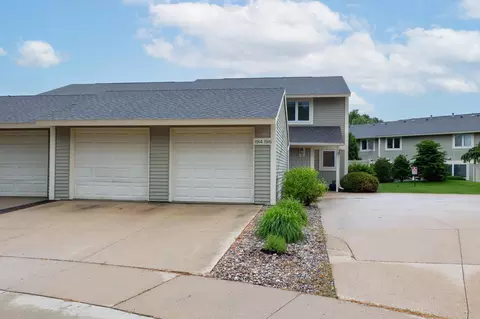 1916 Greenview Pl SW, Rochester, MN 55902