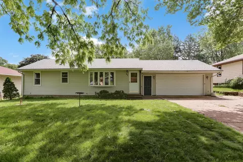 92 Ferndale St N, Maplewood, MN 55119