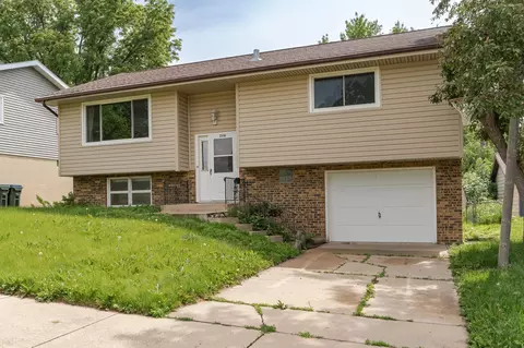 2530 9th Ave NW, Rochester, MN 55901