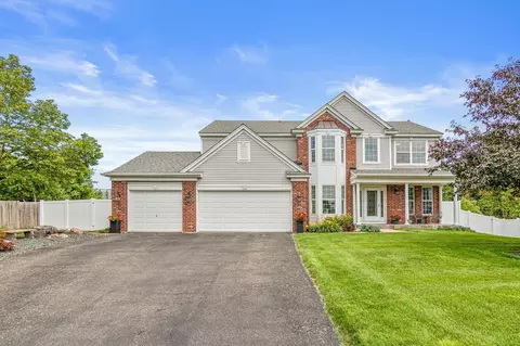 935 Earley Lake Pl, Burnsville, MN 55306