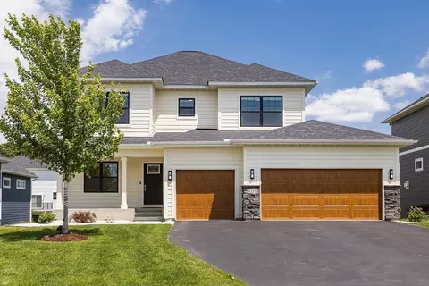 4316 Woodland Cove Pkwy, Minnetrista, MN 55331