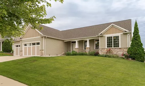 1664 Century Valley Rd NE, Rochester, MN 55906