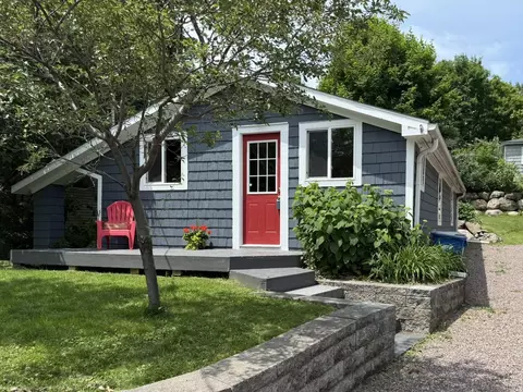 2161 Cardinal Ln, Mound, MN 55364