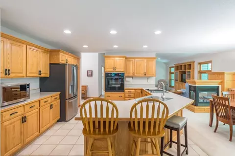 Kitchen - 17834 Hideway Dr, Brainerd, MN 56401 photo 2 of 3