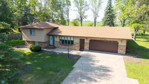 2004 56th Ave N, Moorhead, MN 56560
