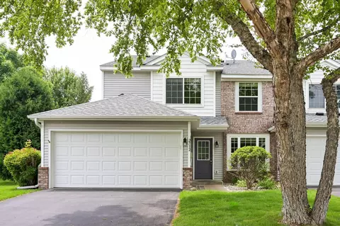 2712 Wagon Wheel Curv, Chaska, MN 55318
