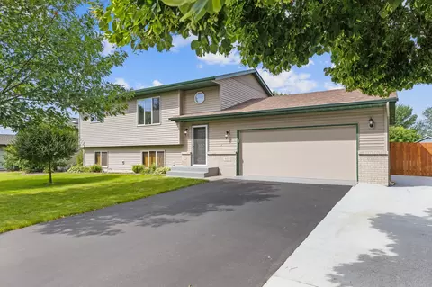 9151 Pelican Ln, Monticello, MN 55362