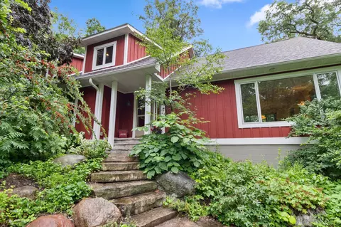 1116 Woodland Trl, Northfield, MN 55057