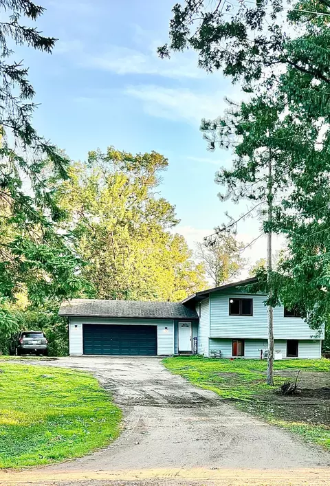 2894 Long Lake Dr NW, Isanti, MN 55040