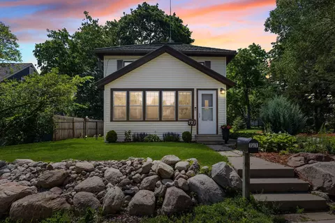 721 1st St N, Waterville, MN 56096