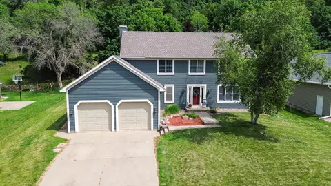 1497 Golf View Dr, River Falls, WI 54022
