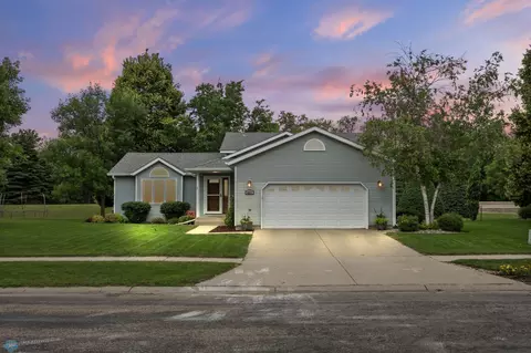 4057 Rivershore Dr S, Moorhead, MN 56560