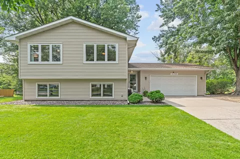 10700 Hummingbird St NW, Coon Rapids, MN 55433