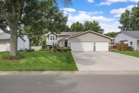 10907 Quebec Ave N, Champlin, MN 55316
