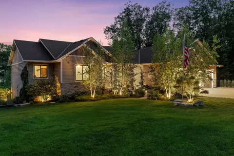 12105 285th St, Lindstrom, MN 55045