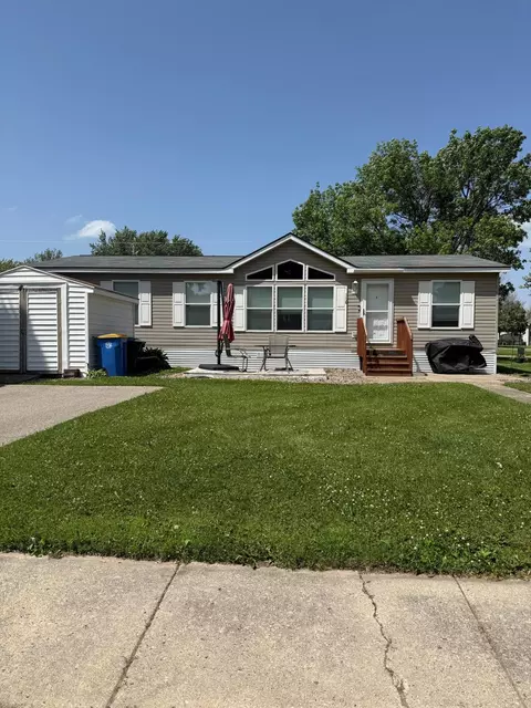 108 Wilson Dr, Owatonna, MN 55060