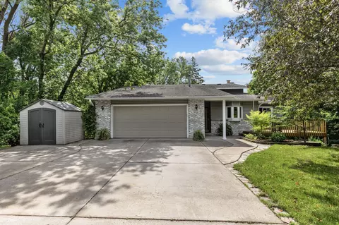 1610 Ranier Cir, Plymouth, MN 55447