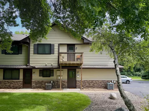 13405 Zenith Ln, Eden Prairie, MN 55346