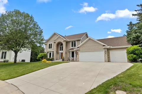1541 Wexford Ct, Eagan, MN 55122 photo 2