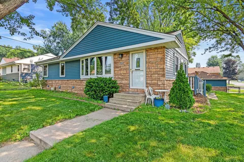 700 Pandora Dr NE, Fridley, MN 55432