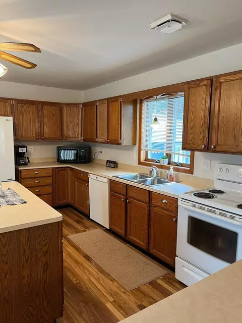 2498 Highway 60 E, Windom, MN 56101 photo 8