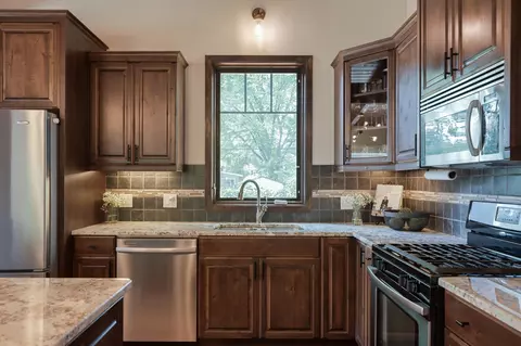 2820 Overlook Dr, Bloomington, MN 55431 photo 16
