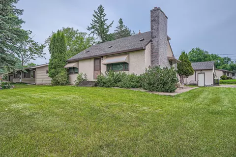 2415 Geneva Ave N, Oakdale, MN 55128