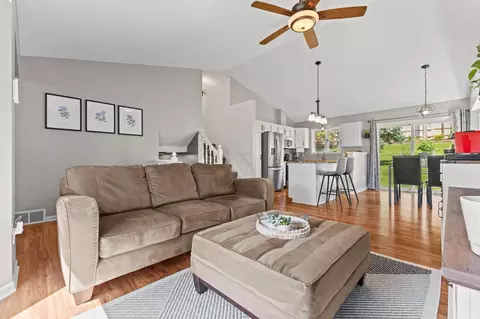 3872 Westbury Ln, Eagan, MN 55123 photo 7