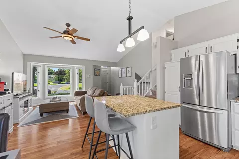 3872 Westbury Ln, Eagan, MN 55123 photo 15