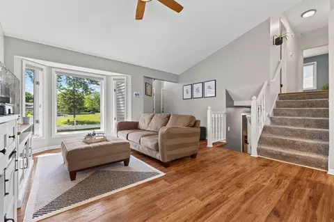 3872 Westbury Ln, Eagan, MN 55123 photo 6