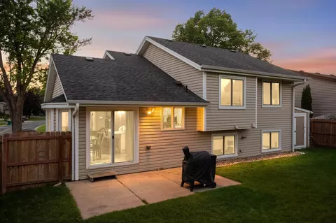 3872 Westbury Ln, Eagan, MN 55123 photo 34