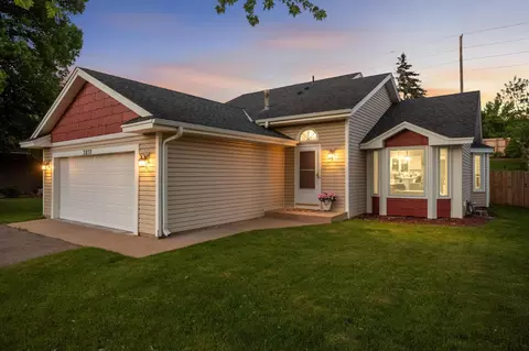 3872 Westbury Ln, Eagan, MN 55123 photo 2