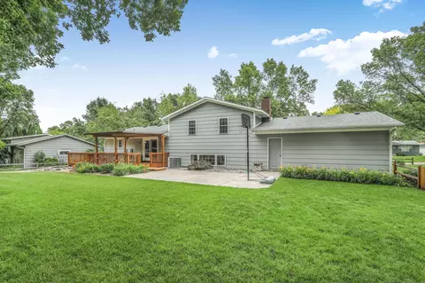 Exterior - 1504 11th St SE, Willmar, MN 56201 photo 11 of 14