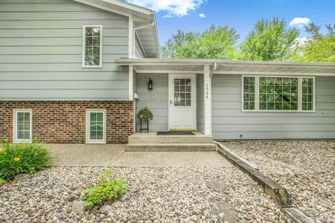 Exterior - 1504 11th St SE, Willmar, MN 56201 photo 6 of 14