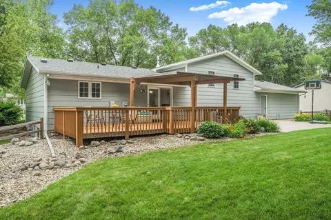 Exterior - 1504 11th St SE, Willmar, MN 56201 photo 2 of 14