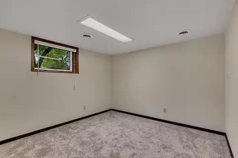 Bedroom - 1504 11th St SE, Willmar, MN 56201 photo 4 of 5