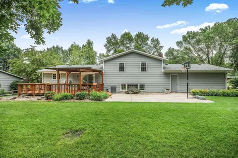 Exterior - 1504 11th St SE, Willmar, MN 56201 photo 3 of 14