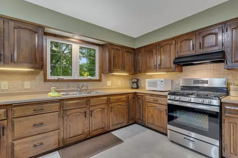 Kitchen - 1504 11th St SE, Willmar, MN 56201 photo 3 of 5