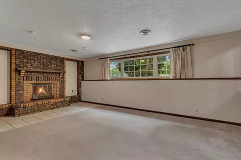 Living - 1504 11th St SE, Willmar, MN 56201 photo 5 of 5
