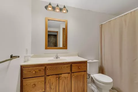 Bath - 1044 Borgert Ave, Saint Cloud, MN 56303 photo 2 of 2